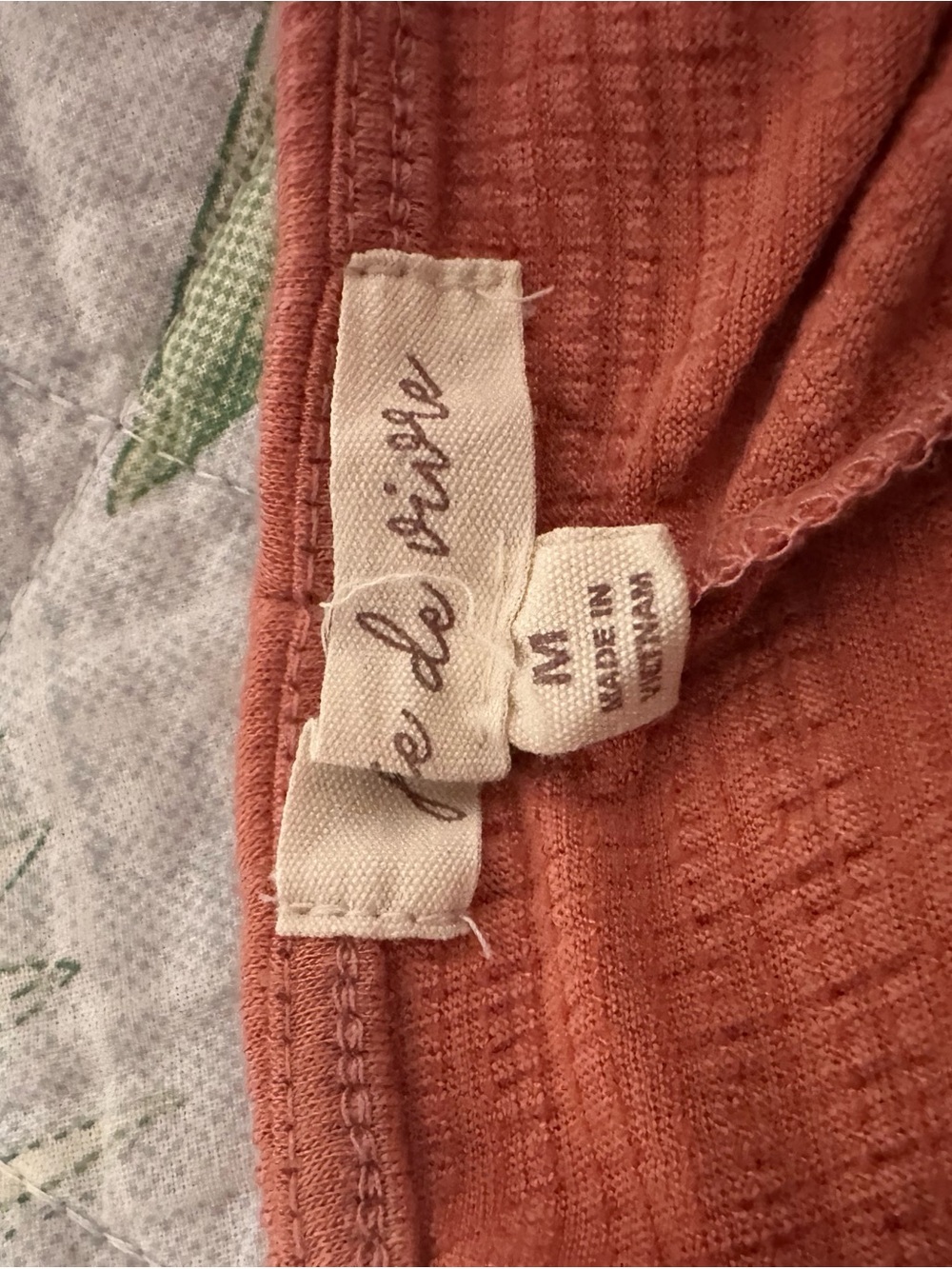 Women's Short-Sleeve Relaxed Tee in Rust - Picture 3 of 3